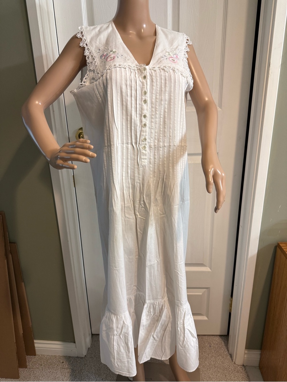 Vintage Y2K Allison Rhea Cottagecore Nightgown Embroidered Floral M Button Front